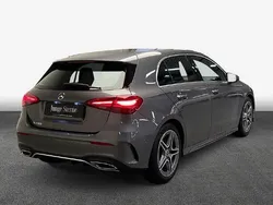 Grau Gebraucht 2024 Mercedes A200 Advanced Plus Limousine | 32.900 € (Fairer Preis)