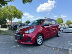 Rot Gebraucht 2017 Hyundai i10 Basis Kleinwagen | 5.290 € (Guter Preis)