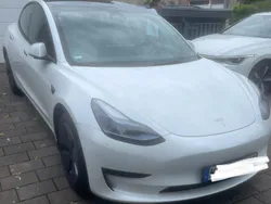 Weiß Gebraucht 2022 Tesla Model 3 Limousine | 26.220 €
