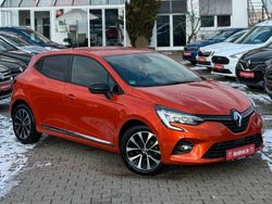 Orange Gebraucht 2022 Renault Clio V Zen Limousine | 13.300 € (Guter Preis)
