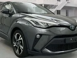 Grau Gebraucht 2022 Toyota C-HR SUV | 22.890 € (Etwas zu teuer)