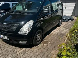 Schwarz Gebraucht 2011 Hyundai H-1 Van / Kleinbus | 4.400 €