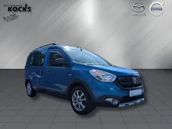 Blau Gebraucht 2018 Dacia Dokker Celebration Van | 11.290 € (Fairer Preis)