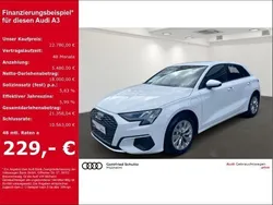 Ibisweiß Gebraucht 2022 Audi A3 Sportback e-tron Design Limousine | 22.780 € (Guter Preis)