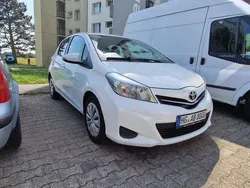 Weiß Gebraucht 2012 Toyota Yaris Limousine | 6.000 € (Guter Preis)