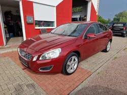 Rot Gebraucht 2011 Volvo S60 Limousine | 12.880 €
