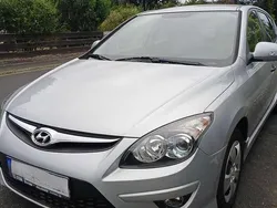 Silber Gebraucht 2011 Hyundai i30 Classic Limousine | 4.900 € (Etwas zu teuer)