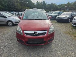 Rot Gebraucht 2005 Opel Zafira Edition Van / Kleinbus | 3.490 € (Fairer Preis)