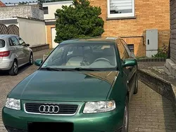 Grün Gebraucht 2002 Audi A3 Limousine | 2.899 € (Teuer)