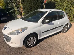 Weiß Gebraucht 2009 Peugeot 206+ Kleinwagen | 1.750 €