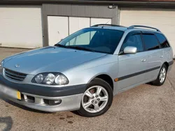 Silber Gebraucht 2000 Toyota Avensis Sol Kombi | 2.100 € (Superpreis)
