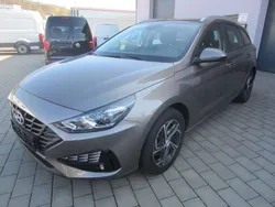 Silky bronze / met Gebraucht 2023 Hyundai i30 Kombi | 15.750 € (Fairer Preis)