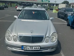 Silber Gebraucht 2005 Mercedes E200 Limousine | 4.999 €