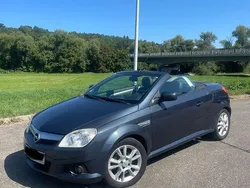 Blau Gebraucht 2007 Opel Tigra Cabrio | 2.550 € (Fairer Preis)