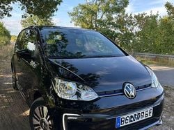 Schwarz Gebraucht 2021 VW e-up! Kleinwagen | 15.590 € (Fairer Preis)