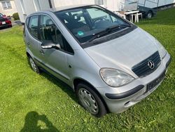 Grau Gebraucht 2003 Mercedes A140 Classic Van / Kleinbus | 1.000 € (Fairer Preis)