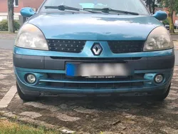 Blau Gebraucht 2003 Renault Clio II Kleinwagen | 1.500 € (Fairer Preis)