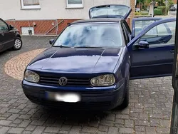 Blau Gebraucht 2003 VW Golf IV Kleinwagen | 2.350 € (Etwas zu teuer)