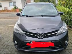 Grün Gebraucht 2013 Toyota Verso Van / Kleinbus | 3.800 €