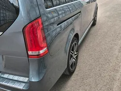 Grau Gebraucht 2018 Mercedes V250 Van / Kleinbus | 52.800 € (Teuer)