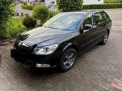 Schwarz Gebraucht 2013 Skoda Octavia Limousine | 4.300 € (Guter Preis)