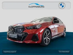 Fire red metallic Gebraucht 2025 BMW i5 Sport Line Limousine | 83.845 € (Fairer Preis)