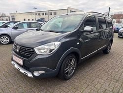 Grau Gebraucht 2018 Dacia Lodgy Stepway Van / Kleinbus | 9.990 € (Fairer Preis)