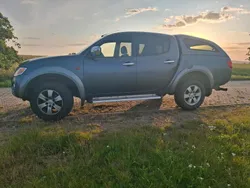 Grau Gebraucht 2006 Mitsubishi L200 Abholung | 8.500 €
