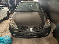 Schwarz Gebraucht 2000 Renault Clio II Kleinwagen | 1.000 € (Guter Preis)