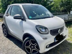 Weiß Gebraucht 2017 Smart ForTwo Coupé Prime Cabrio | 12.400 € (Fairer Preis)