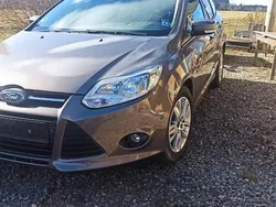 Braun Gebraucht 2011 Ford Focus Kombi | 3.800 € (Superpreis)