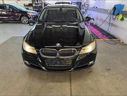 Schwarz Gebraucht 2011 BMW 330 Kombi | 3.200 € (Superpreis)