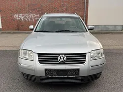 Grau Gebraucht 2001 VW Passat Kleinwagen | 650 €
