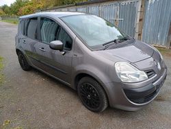 Grau Gebraucht 2012 Renault Modus Van / Kleinbus | 3.499 €