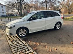 Weiß Gebraucht 2012 Mercedes B200 Van / Kleinbus | 13.780 € (Fairer Preis)