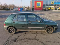 Grün Gebraucht 1996 Renault Clio Kleinwagen | 1.000 €