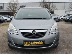 Grün Gebraucht 2012 Opel Meriva Edition Van / Kleinbus | 3.750 € (Guter Preis)