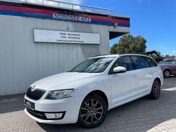 Weiß Gebraucht 2016 Skoda Octavia Ambition Kombi | 10.690 € (Fairer Preis)