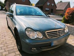 Blau Gebraucht 2004 Mercedes C200 Kombi | 1.250 €