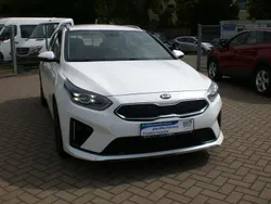 Weiß Gebraucht 2020 Kia Ceed Sportswagon Kombi | 10.600 € (Etwas zu teuer)