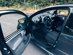 Grau Gebraucht 2008 Peugeot 107 Kleinwagen | 2.300 € (Etwas zu teuer)