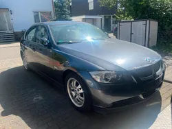 Grau Gebraucht 2005 BMW 325 Limousine | 4.499 €