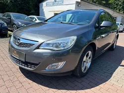 Grau Gebraucht 2011 Opel Astra Design Edition Kombi | 3.690 € (Fairer Preis)