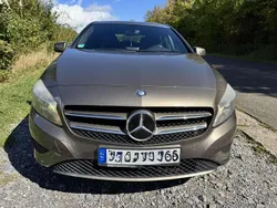Grau Gebraucht 2013 Mercedes A180 Kleinwagen | 12.500 € (Fairer Preis)