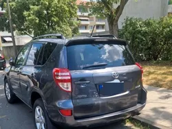 Schwarz Gebraucht 2010 Toyota RAV4 Multidrive S SUV | 11.000 € (Etwas zu teuer)