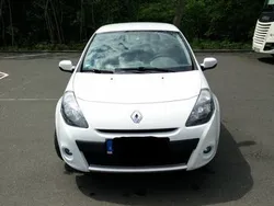 Weiß Gebraucht 2011 Renault Clio II Dynamique Kleinwagen | 5.950 € (Teuer)