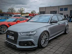Grau Gebraucht 2017 Audi RS6 Performance Kombi | 68.450 €