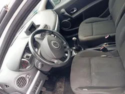 Weiß Gebraucht 2011 Renault Clio II Limousine | 1.999 € (Guter Preis)