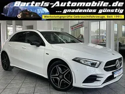 Weiß Gebraucht 2021 Mercedes A250 AMG line Limousine | 24.750 € (Guter Preis)