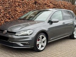 Grau Gebraucht 2017 VW Golf Highline Limousine | 17.900 € (Fairer Preis)